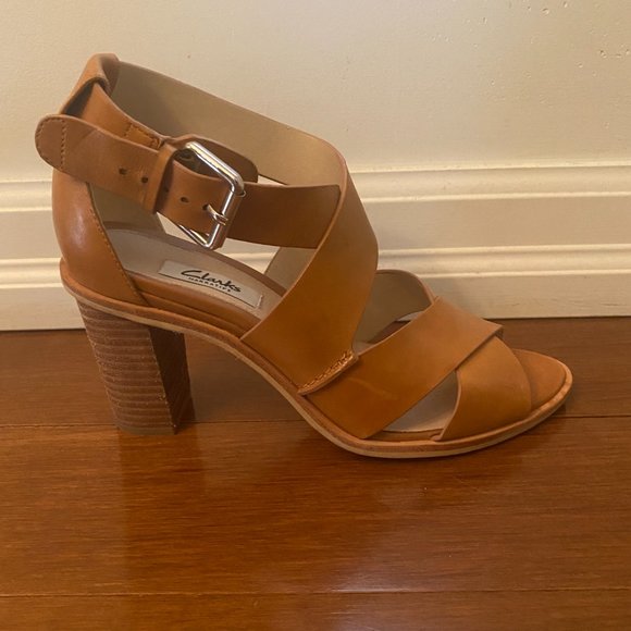 Tan Clarks Stappy Sandals with stacked heel - Picture 2 of 3